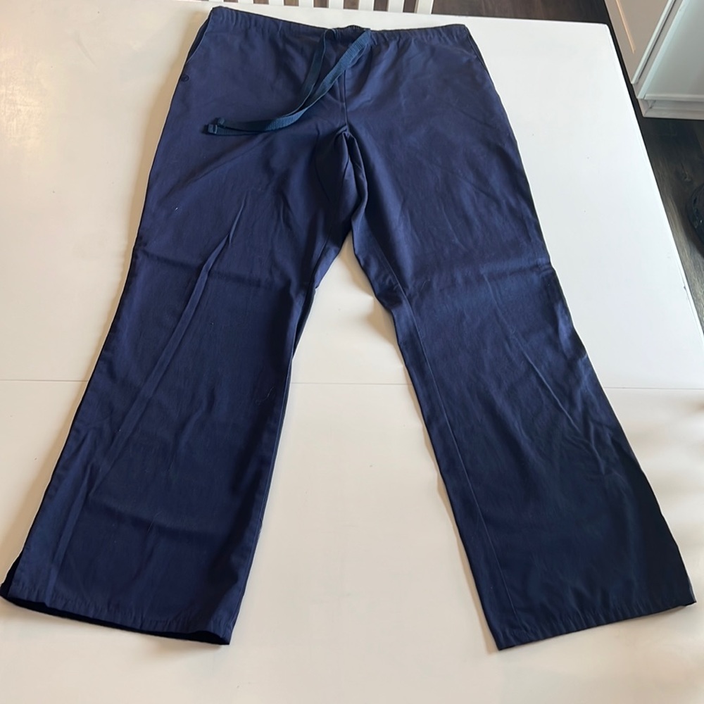 Large female scrub pant